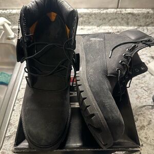 Timberland boots for sale) size 9 men’s) color black)
